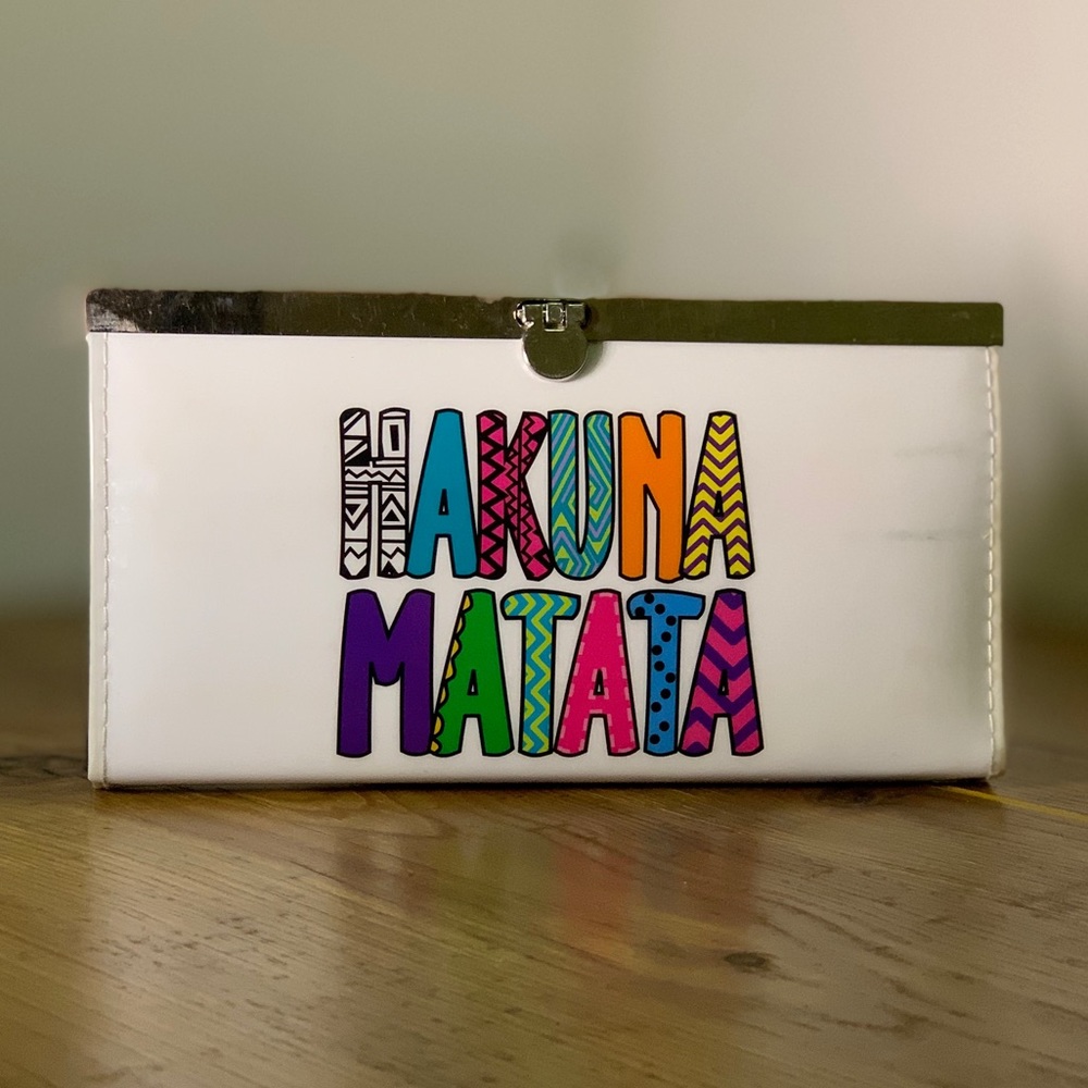 Hakuna Matata clutch